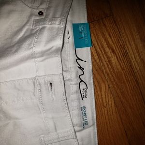 Nwt inc denim woman skinny leg 16w white Jean capr